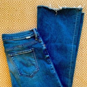 MOTHER The Weekender Fray in ‘Squeezed It’ wash